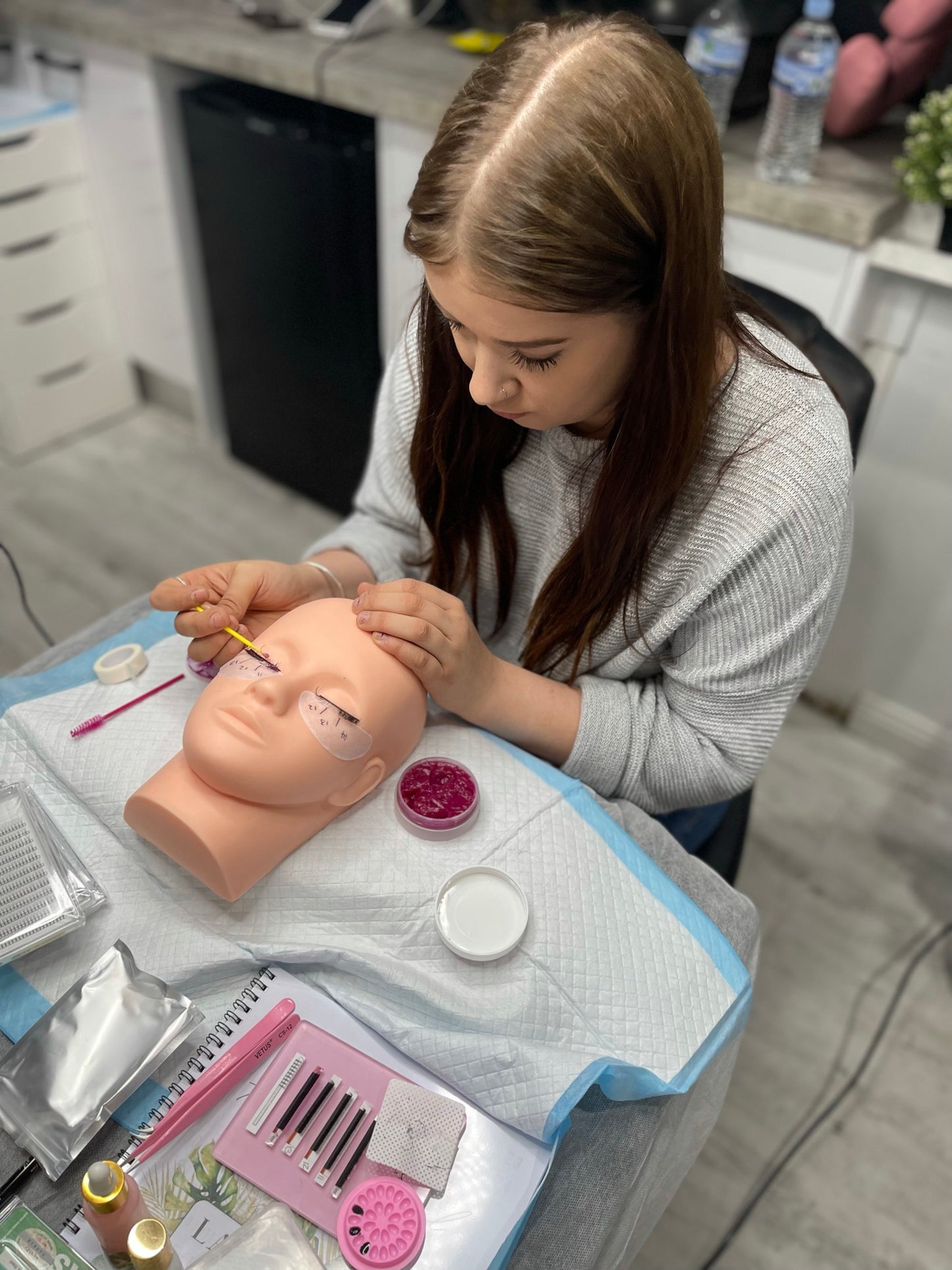Classic & Volume - Eyelash Extension Training